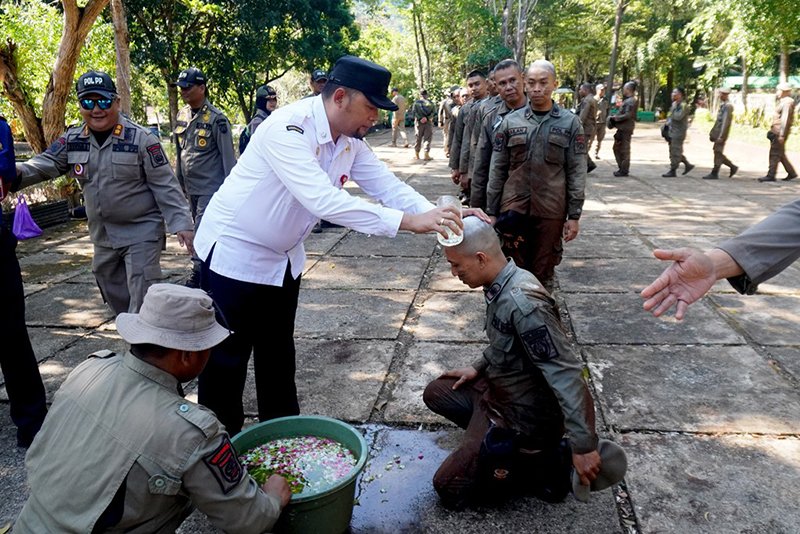 Hal 4 4 KLM Martapura Pemasangan Baret