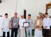 Wali Kota HM Yamin HR Salat Jumat Bersama Warga di Masjid Jami Ba’alawi Mahatama
