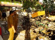 Halaman SDN Mawar 7 Segera Lapang, Pemkot Pindahkan Material Bekas Bongkaran