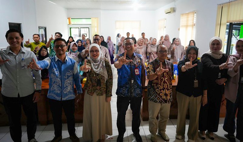 Darpusda Banjarbaru Tingkatkan Kompetensi ASN melalui Pelatihan Service Excellent 1 Hal 6 3 KLM BJB 1 4