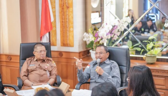 Ketua DPRD Kalsel Terima Kunjungan DPM UNISM, Perkuat Literasi Legislatif Mahasiswa