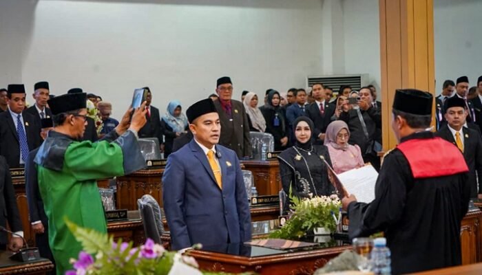 Muhammad Syahrial Resmi Jabat Ketua DPRD Banjarbaru