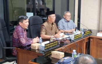 Paman Yani Pertanyakan Penambahan Pegawai di Lingkungan Pemprov Kalsel 7 IMG 20260701 WA0062