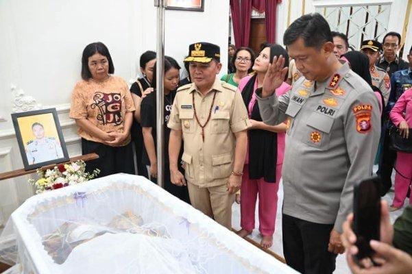 Gubernur Bersama Kapolda Kalteng Jenguk dan Melayat ke Rumah Duka Yudhie 1 IMG 20260704 WA0014 1