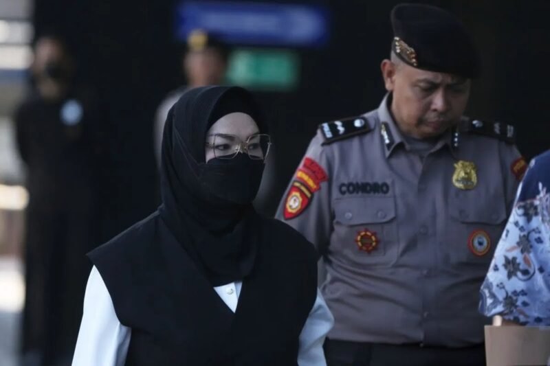 Bupati Sukoharjo Etik Suryani Jalani Pemeriksaan Lanjutan Oleh KPK di Jakarta 1 IMG 20260710 WA0019 e1783665739971