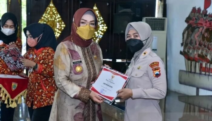 KPK OTT Bupati Sukoharjo Etik Suryani Terkait Dugaan Pemerasan
