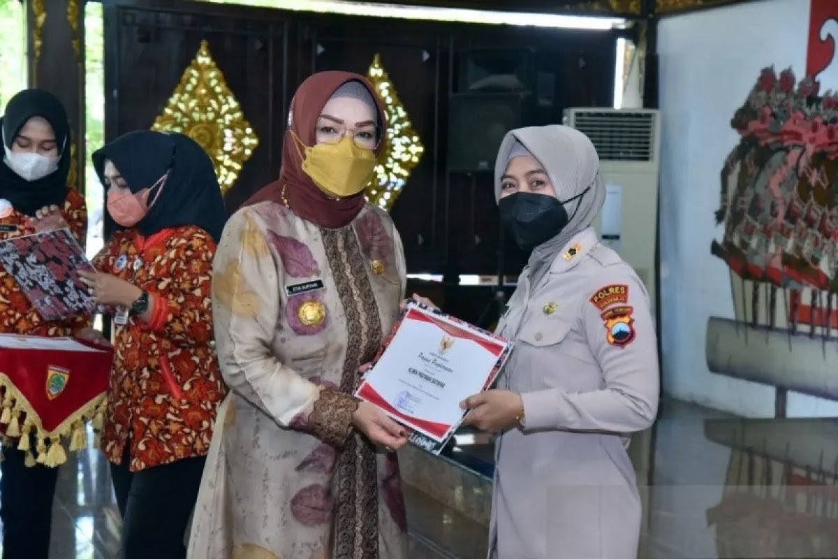 KPK OTT Bupati Sukoharjo Etik Suryani Terkait Dugaan Pemerasan 1 IMG 20260710 WA0034