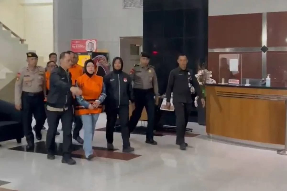 Bupati Sukoharjo Etik Suryani Ditahan dan Ditetapkan KPK Sebagai Tersangka 1 IMG 20260711 WA0014