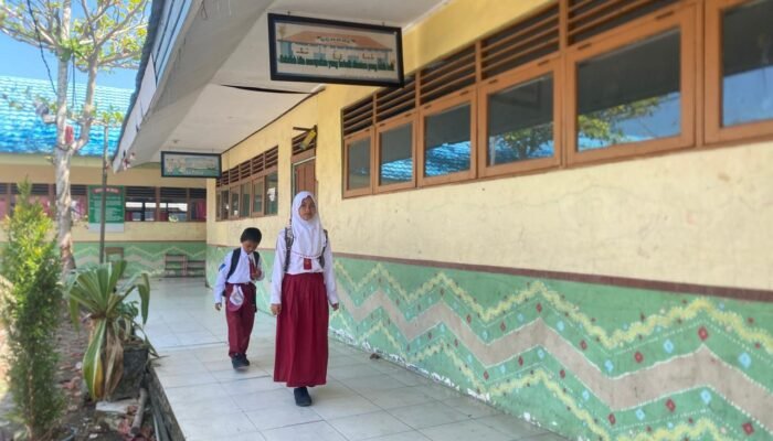 Sendirian di Kelas Baru, Talita Tetap Ceria Jalani Hari Pertama Sekolah di SDN Teluk Dalam 10 Banjarmasin