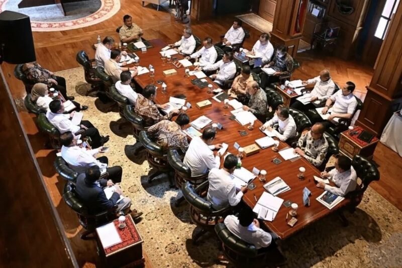 Prabowo Panggil Jajaran Menteri Bahas Harga BBM Khusus Nelayan 1 IMG 20260714 WA0008 e1783984176586
