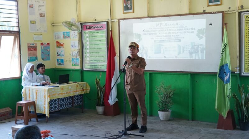 Hadiri MPLS SMK Farmasi Mandiri, Yamin Ajak Siswa Percaya Diri Raih Mimpi 1 IMG 20260714 WA0037 scaled e1784023104549