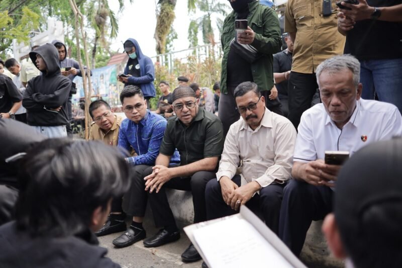 DPRD Kalsel Terima Aspirasi Massa, Imbau Masyarakat Bijak Bermedia Sosial 1 IMG 20260716 WA0017 scaled e1784179673960