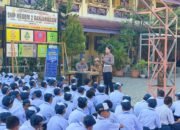 Sat Lantas Polresta Banjarmasin Edukasi Pelajar SMPN 2 Lewat Program Police Goes To School