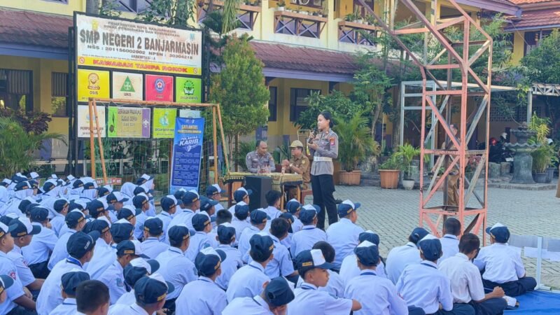 Sat Lantas Polresta Banjarmasin Edukasi Pelajar SMPN 2 Lewat Program Police Goes To School 1 IMG 20260716 WA0044 scaled e1784201509942