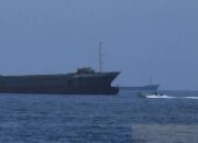 Dua Tanker Meledak di Selat Hormuz, Iran Tuding AS Paksa Melintas