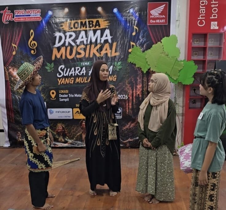 Honda Trio Motor Sampit Ajak Generasi Muda Peduli Alam Lewat Drama Musikal 1 IMG 20260720 WA0038