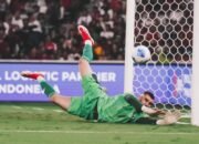 Maarten Paes Lakukan Tiga Penyelamatan, Ajax Permalukan Tuan Rumah Vojvodina 4-1 di UEFA Conference League