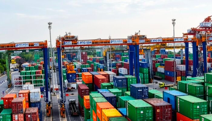 Empat unit E-RTG Resmi Perkuat Operasional TPK Banjarmasin, Tingkatkan Produktivitas Bongkar Muat dan Dukung Green Port