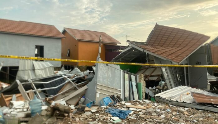 Tiga Rumah di Komplek Fadillah Ambruk, GATENSI Kalsel Ingatkan Pentingnya Pondasi Terukur di Lahan Rawa