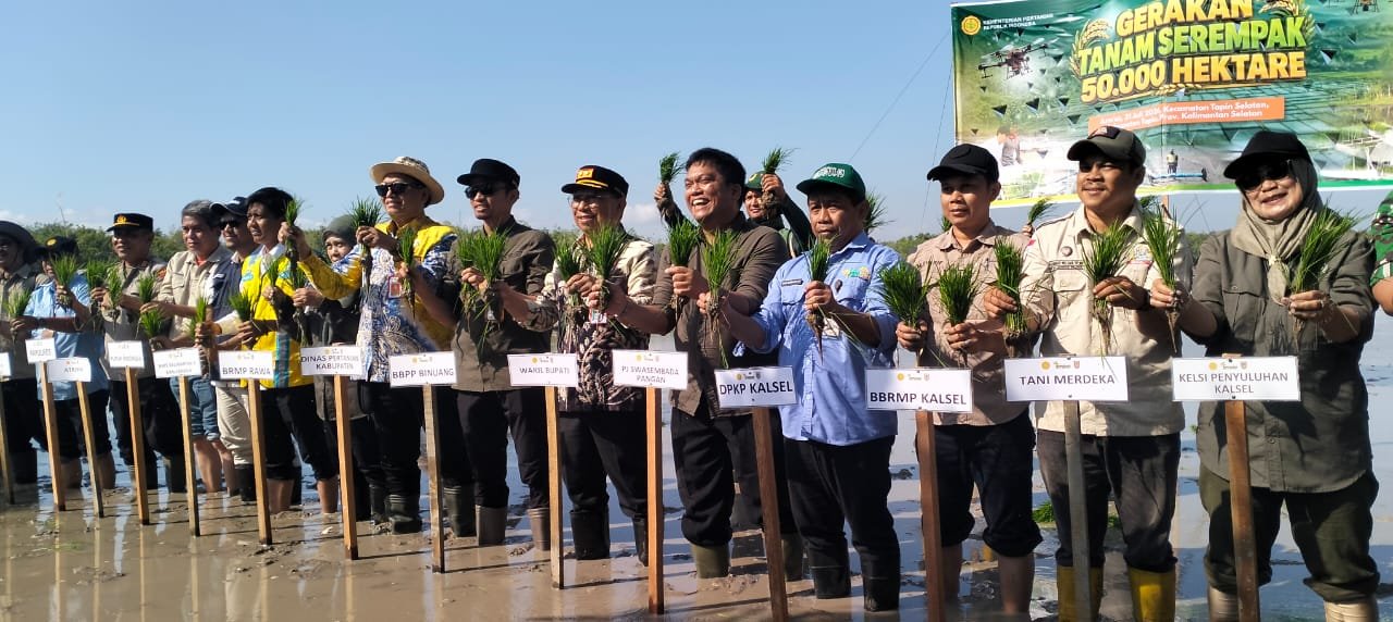 Pemkab Tapin Percepat Tanam di Lahan Optimasi dan Cetak Sawah Rakyat 1 IMG 20260731 WA0037