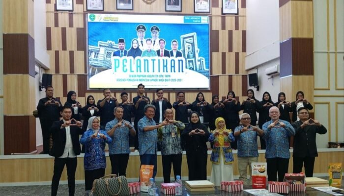 Winardi Lantik Hj Putri Galuh Randa Pimpin DPK APINDO Tapin 2026–2031