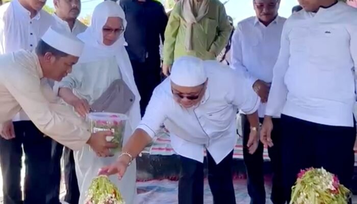 Momen Haru Iringi Penghormatan Terakhir untuk H Syarifuddin Ardasa, Yuni Abdi: “Sudah Saya Anggap Seperti Kakak Sendiri”