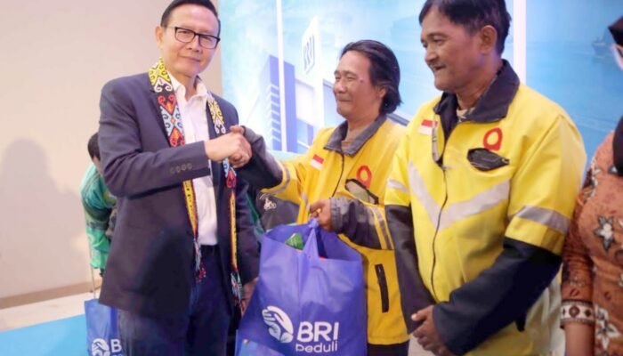 Peresmian Gedung Baru, BRI BO Samarinda Pelita Berbagi Sembako untuk Masyarakat dan Pengemudi Ojek Online