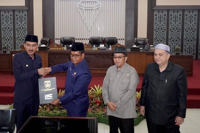 Dewan Setujui Pertanggungjawaban APBD 2025 1 Martapura Setujui Perda