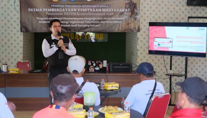 Tim Pengabdian Masyarakat ULM Lanjutkan Program Akselerasi Pemberdayaan Pengrajin Batu Mulia Cempaka Melalui Pendampingan Legalitas dan Digitalisasi Usaha 3 WhatsApp Image 2026 07 30 at 14.53.14