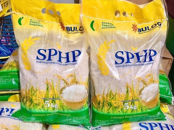 Respons Kenaikan Harga Beras, Pemerintah Perkuat Penyaluran SPHP ke Pasar Rakyat 1 pedagang pasar di gresik keluhkan dampak beras sphp ditarik dari pasaran daya beli menurun
