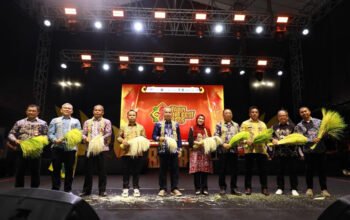 1 4 klm n Kontrak Pemprov 3 H Muhidin resmi membuka Tapin Art Fest 2026