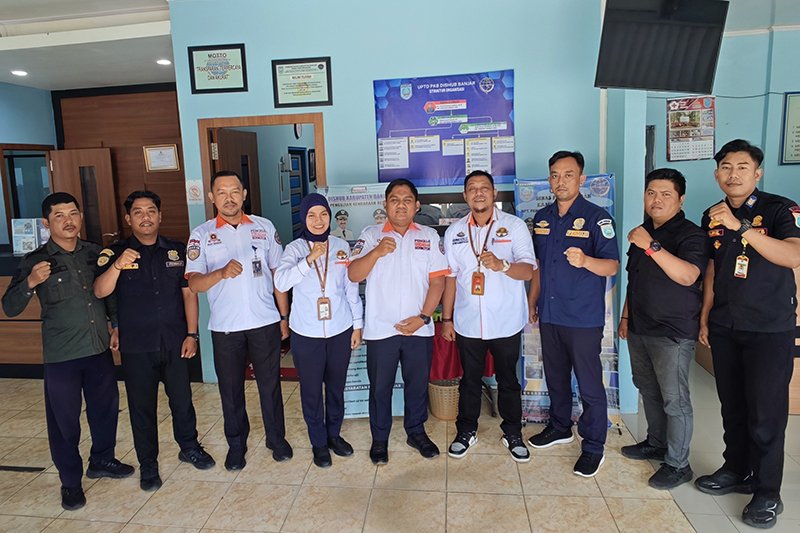 IPKBI Kalsel-Dishub Bahas Kesiapan Pengujian Kendaraan Listrik 1 HAL 4 4 KLM Martapura Monitoring pelayanan