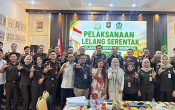 Hal 1. 3 KLM Lelang Barang