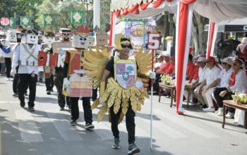 Karnaval Busana Perjuangan Hingga Kreasi Daur Ulang 5 Hal 12 HSS 3 klm 11