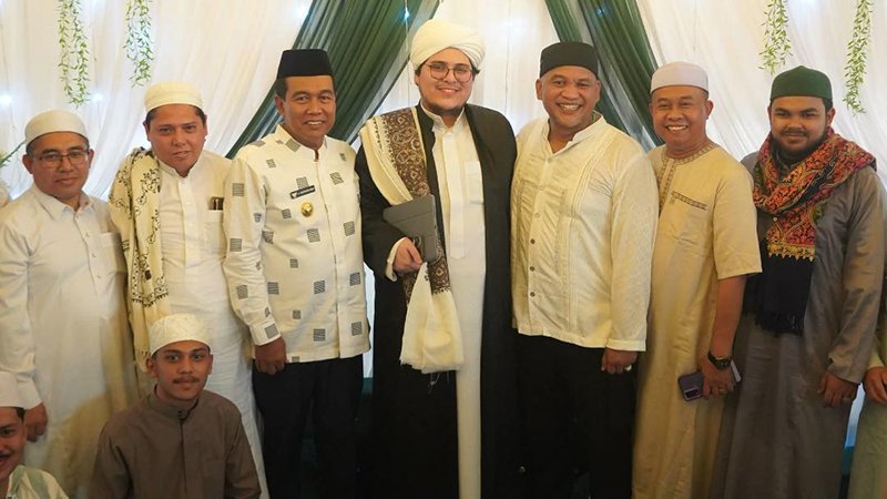 Majelis Taklim Ummul Hajun Gelar Maulidan 1 Hal 12 HSS 3 klm 14