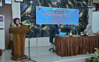 Ketua GOW Buka RAT Koperasi Konsumen Wanita Teratai Putih 6 Hal 12 HSS 3 klm 6