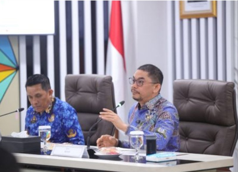 Bupati Tanbu Sampaikan Ekspose Manajemen Talenta Kepada Badan Kepegawaian Negara 1 Hal 12 Tanbu 35 klm 12