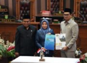 Eksekutif dan Legeslatif Tanda Tangani Nota Kesepakatan Perubahan KUA dan PPAS TA 2006