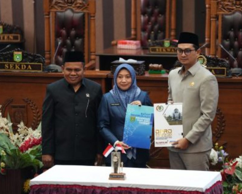 Eksekutif dan Legeslatif Tanda Tangani Nota Kesepakatan Perubahan KUA dan PPAS TA 2006 1 Hal 12 Tanbu 35 klm 5