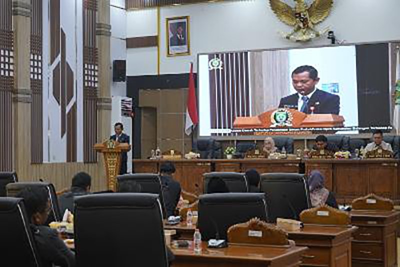 Jawaban Bupati Atas Pandangan Umum Fraksi Terhadap Ranperda Tentang Perubahan APBD 2026 1 Hal 2 Bal 3 klm 2