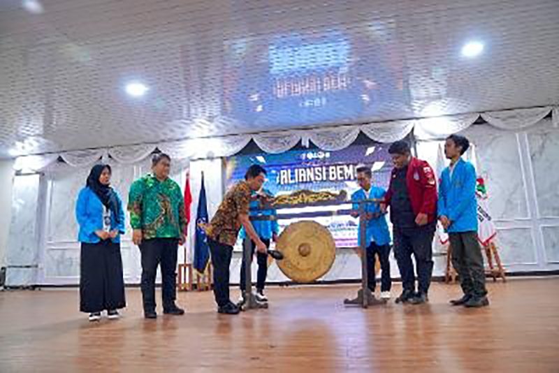 Kongres BEM se-Kalsel Bongkar Arah Gerak Organisasi 1 Hal 2 Bal 3 klm 9