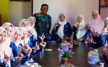 Perluas Wawasan Anggota Lewat Bedah Buku Oke Journey 6 Hal 2 Tala 3 klm 1