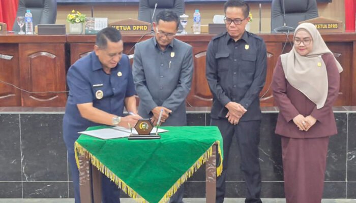Pemkab dan DPRD Tanahlaut Sahkan KUA-PPAS 2027
