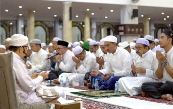 Salat Hajat di Masjid Al-Karomah, Doakan Banjar Makin Berkah 5 Hal 4 4 KLM Martapura Salat Hajat