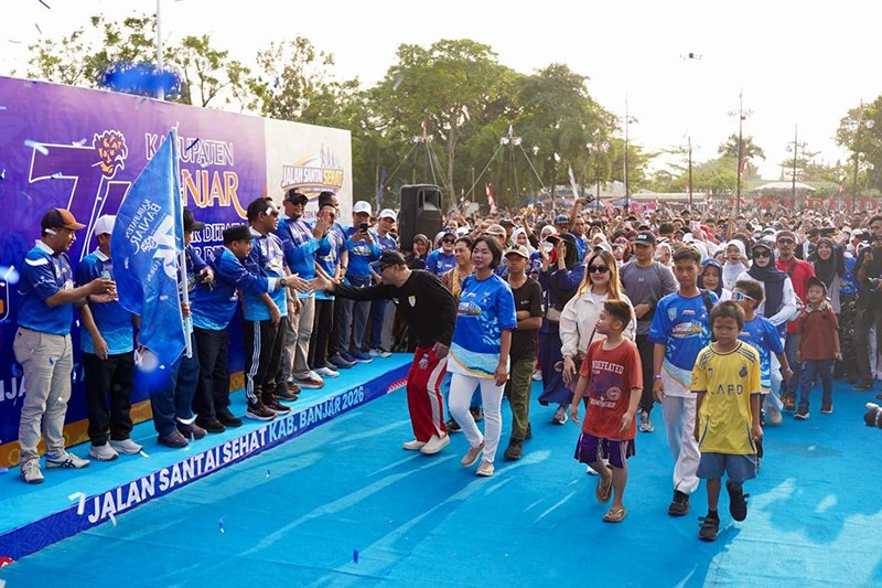 3.000 Warga Meriahkan Jalan Sehat HUT RI-Harjad Banjar 1 Hal 4 4 KLM Martapura jalan sehat