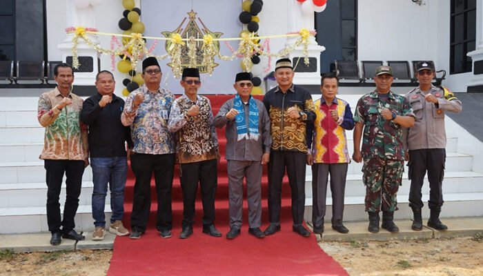 Bupati Kotabaru Resmikan Kantor Desa Sidomulyo