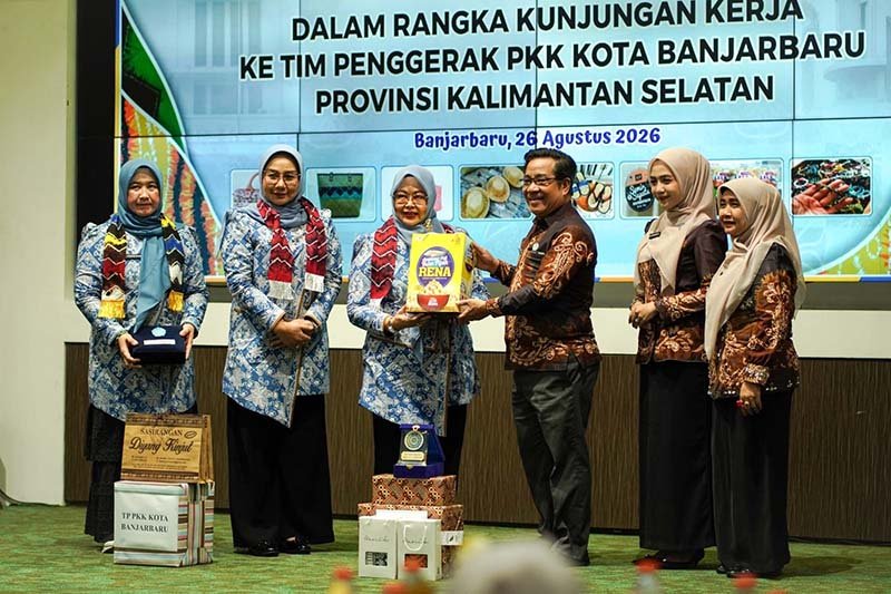 TP Pkk Tangerang Kunjungi Banjarbaru, Pelajari Pengembangan Umkm Dan UP2K 1 Hal 6 3 KLM BJB 2 11