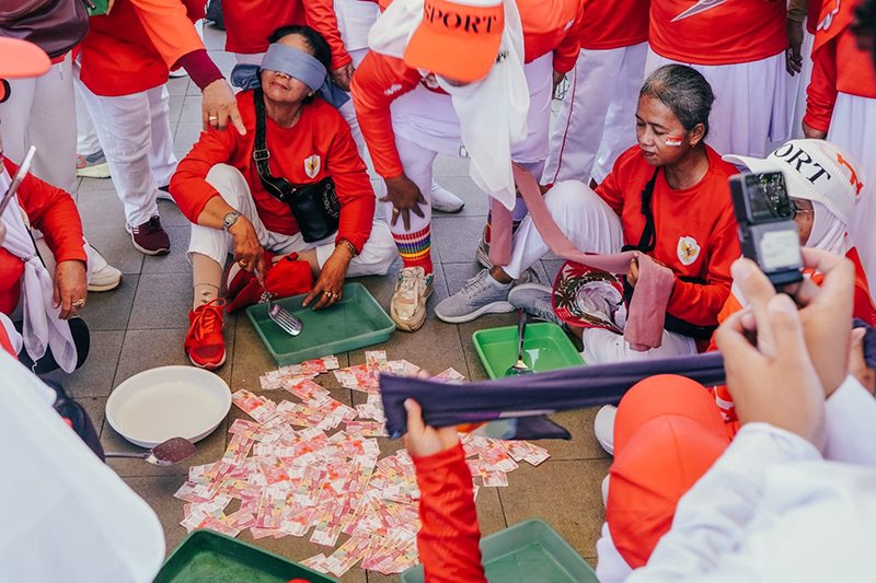 Bunda Seroja Rayakan HUT ke-81 RI dengan Olahraga dan Lomba Serok Duit 1 Hal 6 3 KLM BJB 2 8