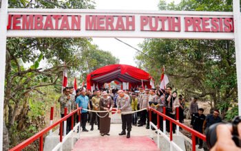 Wali Kota Banjarbaru Dampingi Kapolda Resmikan Jembatan Merah Putih 4 Hal 6 7 kLM Gabung BJB 1
