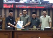 Eksekutif Sampaikan Dua Raperda Masa Jabatan Kades Diusulkan 8 Tahun Maksimal Dua Periode